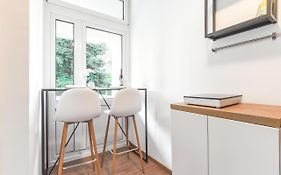 Studio Central near Beach